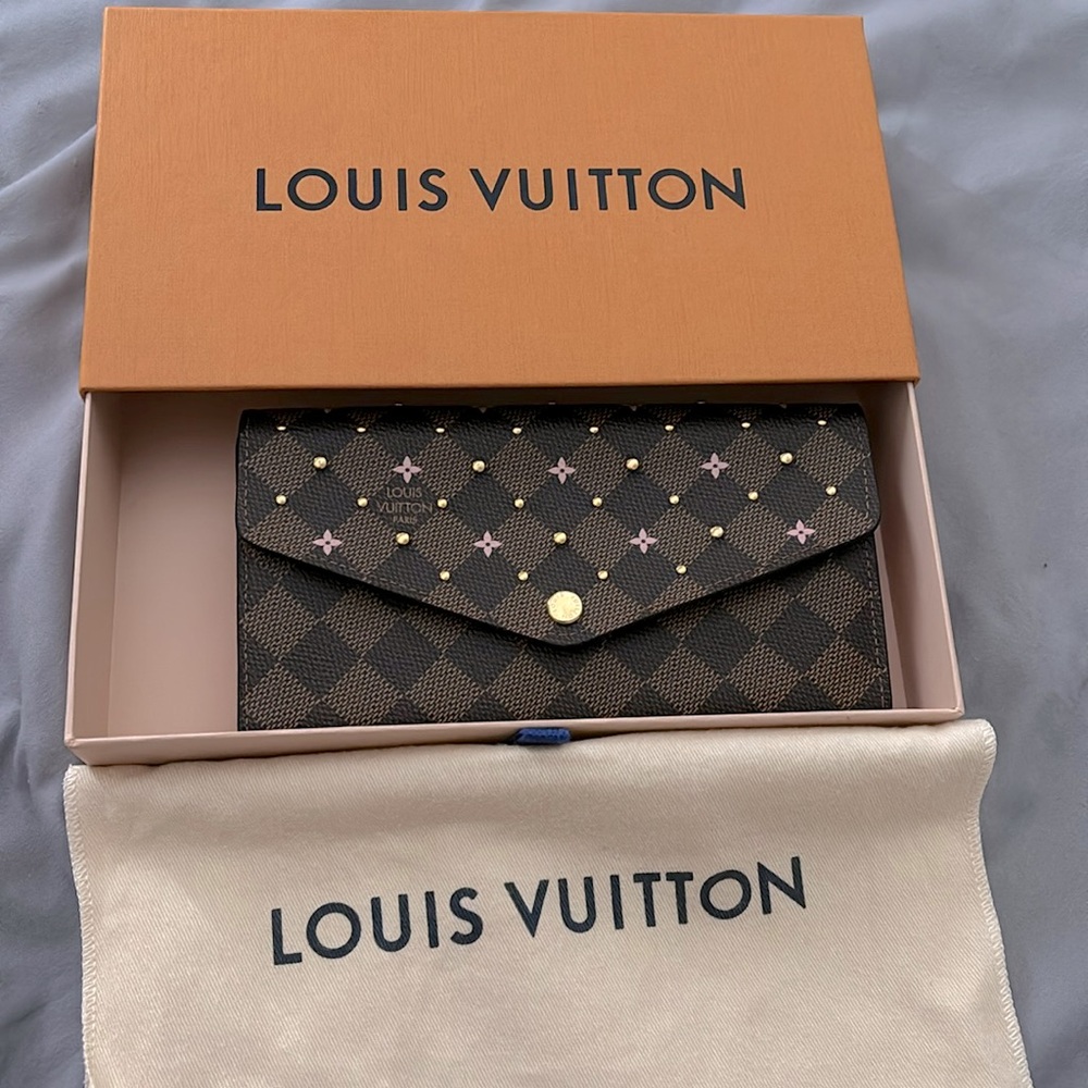 Louis Vuitton Limited Edition Sarah Wallet